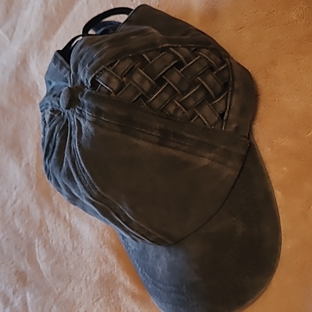 NWOT C C distressed black pony tail hat